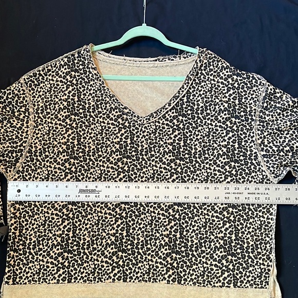 V-neck reversible light sweatshirt - UEC! - Picture 5 of 8